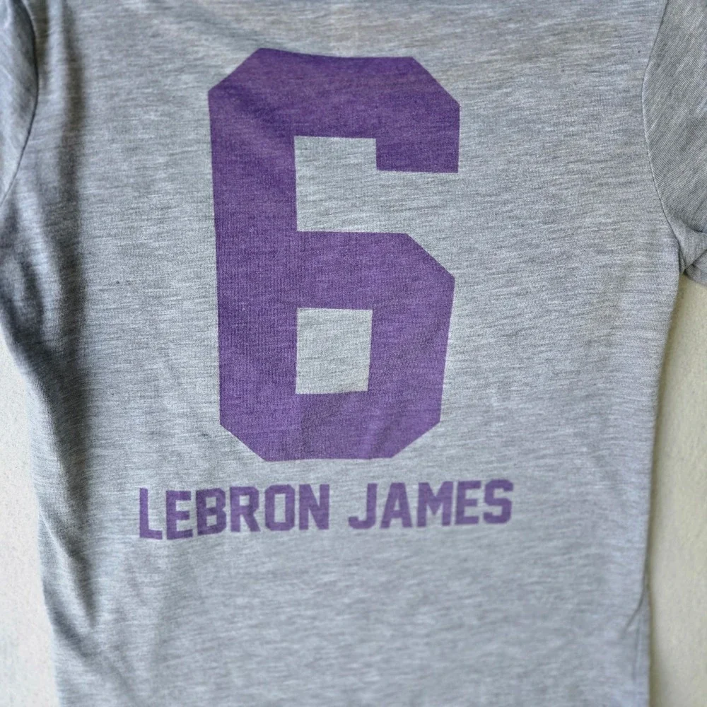 NBA Los Angeles Lakers LeBron James 6 Kids Sleepwear Shirt Gray Size S 6/7